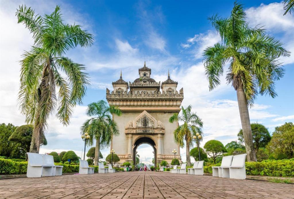 Sky City Hotel Vientiane Bagian luar foto