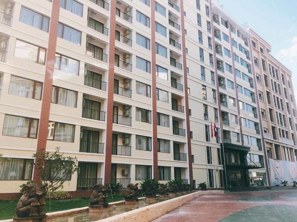 Sky City Hotel Vientiane Bagian luar foto
